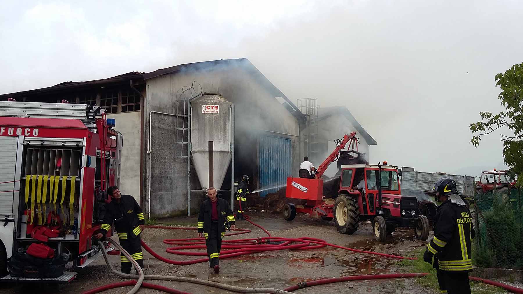 SESTO, INCENDIO IN UN’AZIENDA AGRICOLA: DANNI INGENTI