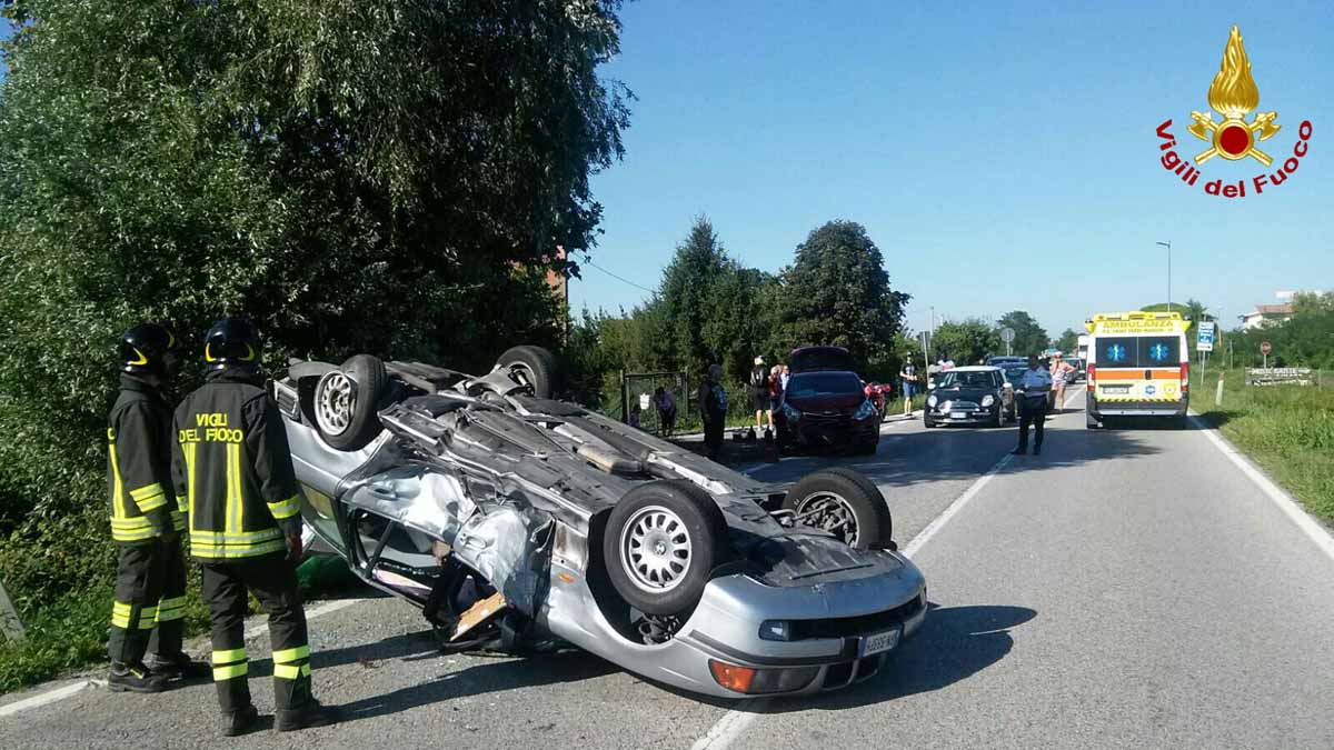 MONTIRON: SCHIANTO NEL TARDO POMERIGGIO, 5 FERITI