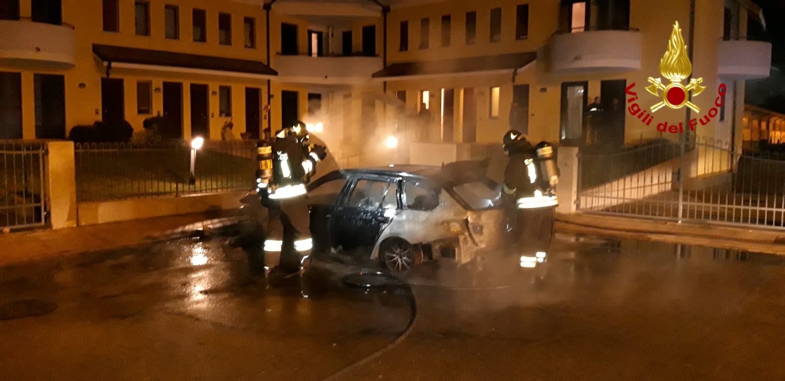 PRAMAGGIORE: AUTO A FUOCO NELLA NOTTE, INDAGANO I CARABINIERI