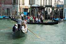 FURTO DI UNA GONDOLA A VENEZIA: NEI GUAI DUE FIDANZATI