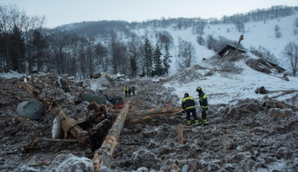 CENTRO ITALIA: UN MESE FA LA TRAGEDIA ALL'HOTEL RIGOPIANO